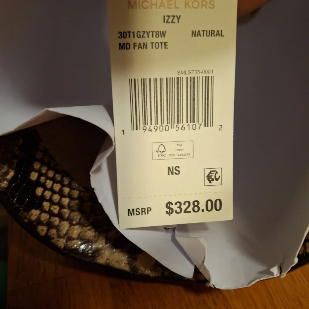 Michael Kors Izzy Meduim Fan Straw Tote - Picture 9 of 16